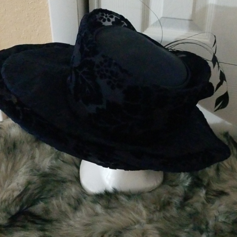 Hat - Picture 4 of 5